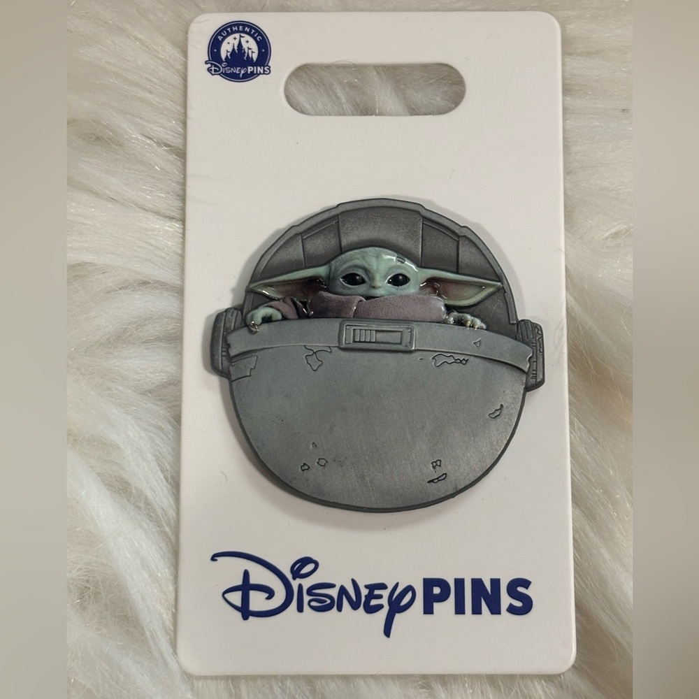Disney Parks Star Wars Grogu in his Hover-Pram Pin New With Card